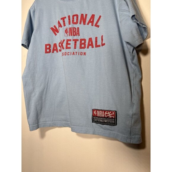 NBA T-Shirt Boys Size 10-12 Light Blue Red Basketball Sports - Picture 3 of 6